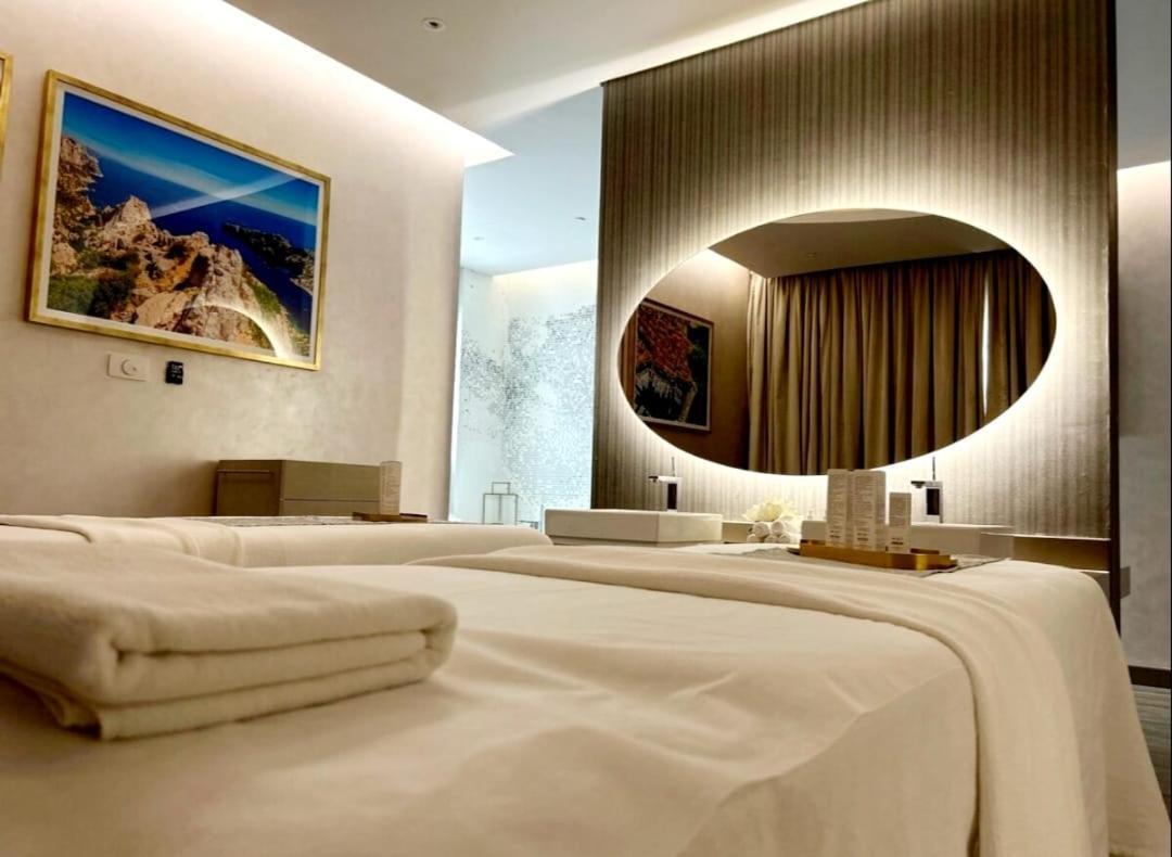 Stylish 2br In 5 Star With Burj Khalifa Views Apartment *