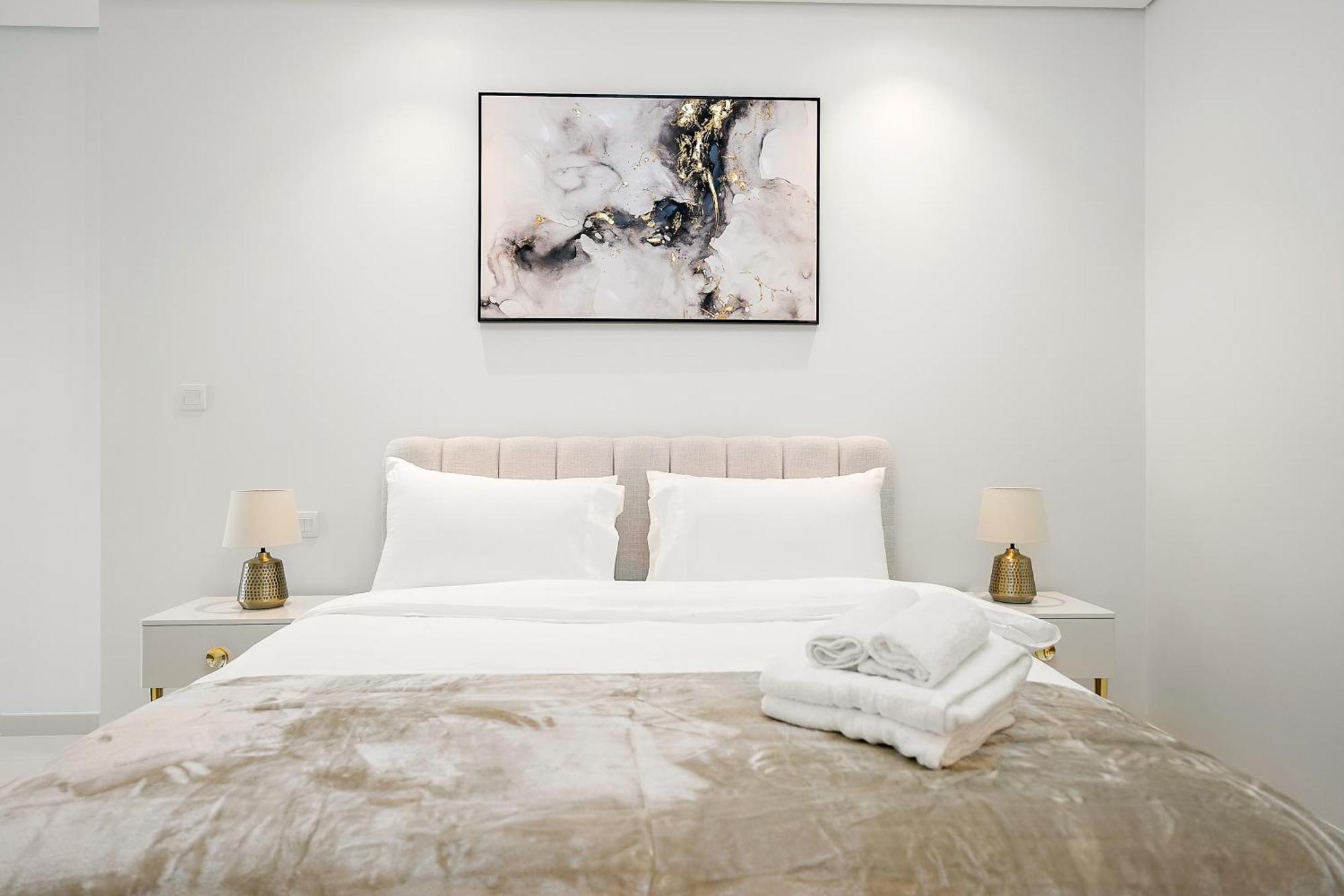 Stylish 2Br Apt In 5 Star Hotel With Burj Khalifa Views *